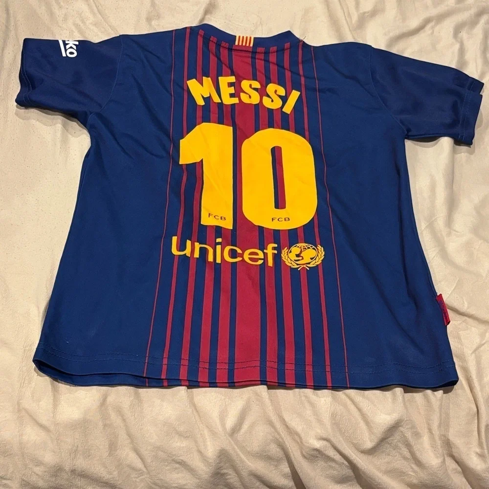 Kids size M T-shirt bundle